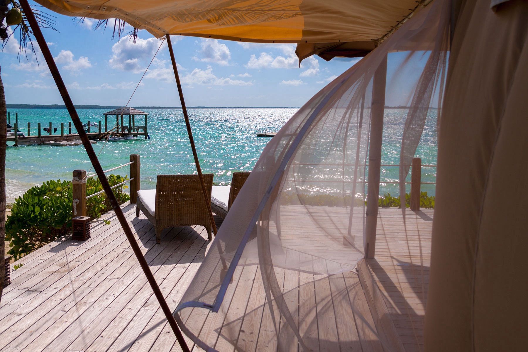 Three Bees at Harbour Island villa photo.